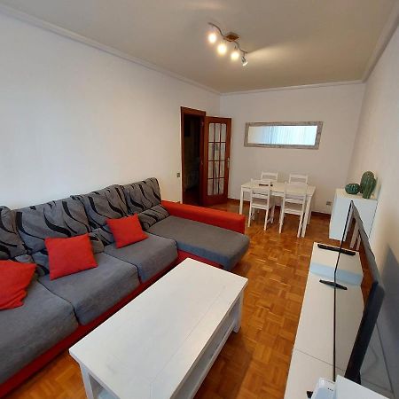 Piso Sencillo Y Acogedor Con Parking Gratuito Apartment Baranain Exterior photo