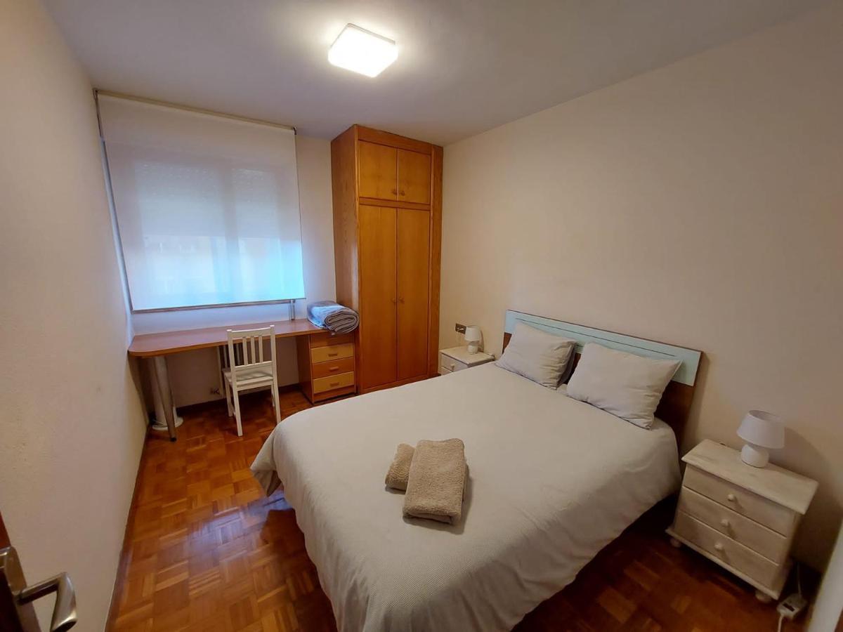 Piso Sencillo Y Acogedor Con Parking Gratuito Apartment Baranain Exterior photo