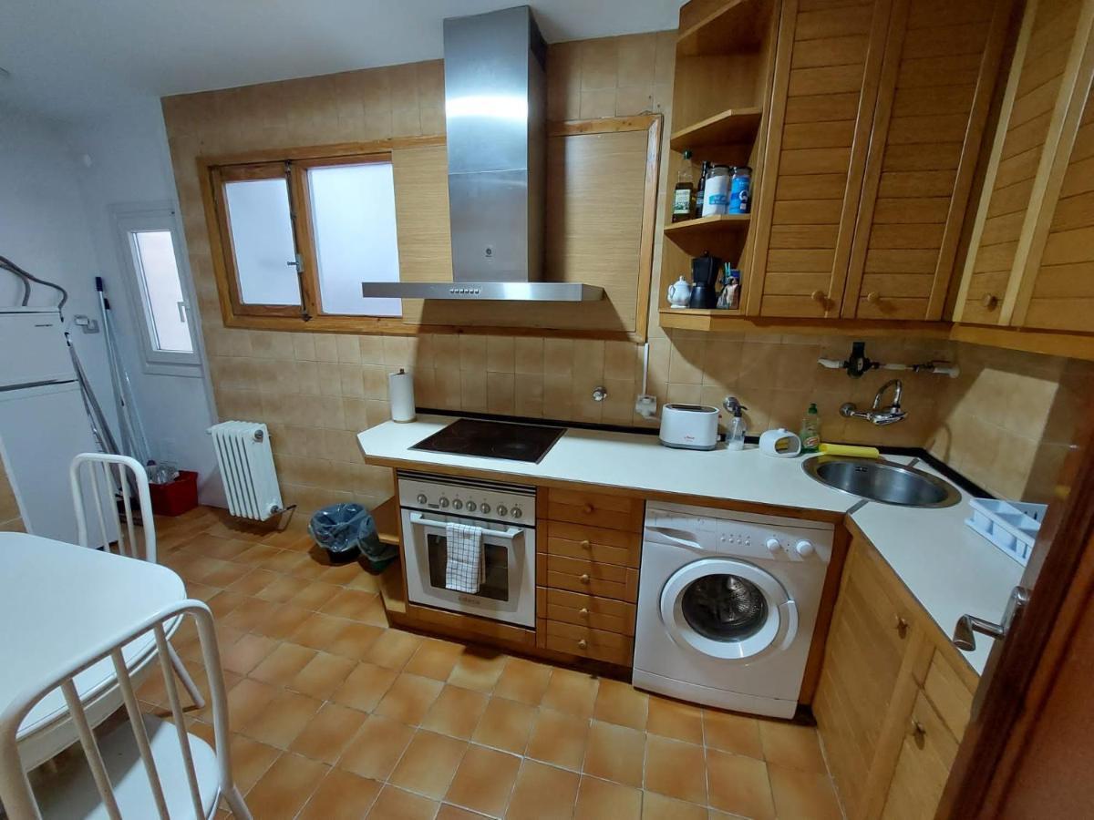 Piso Sencillo Y Acogedor Con Parking Gratuito Apartment Baranain Exterior photo